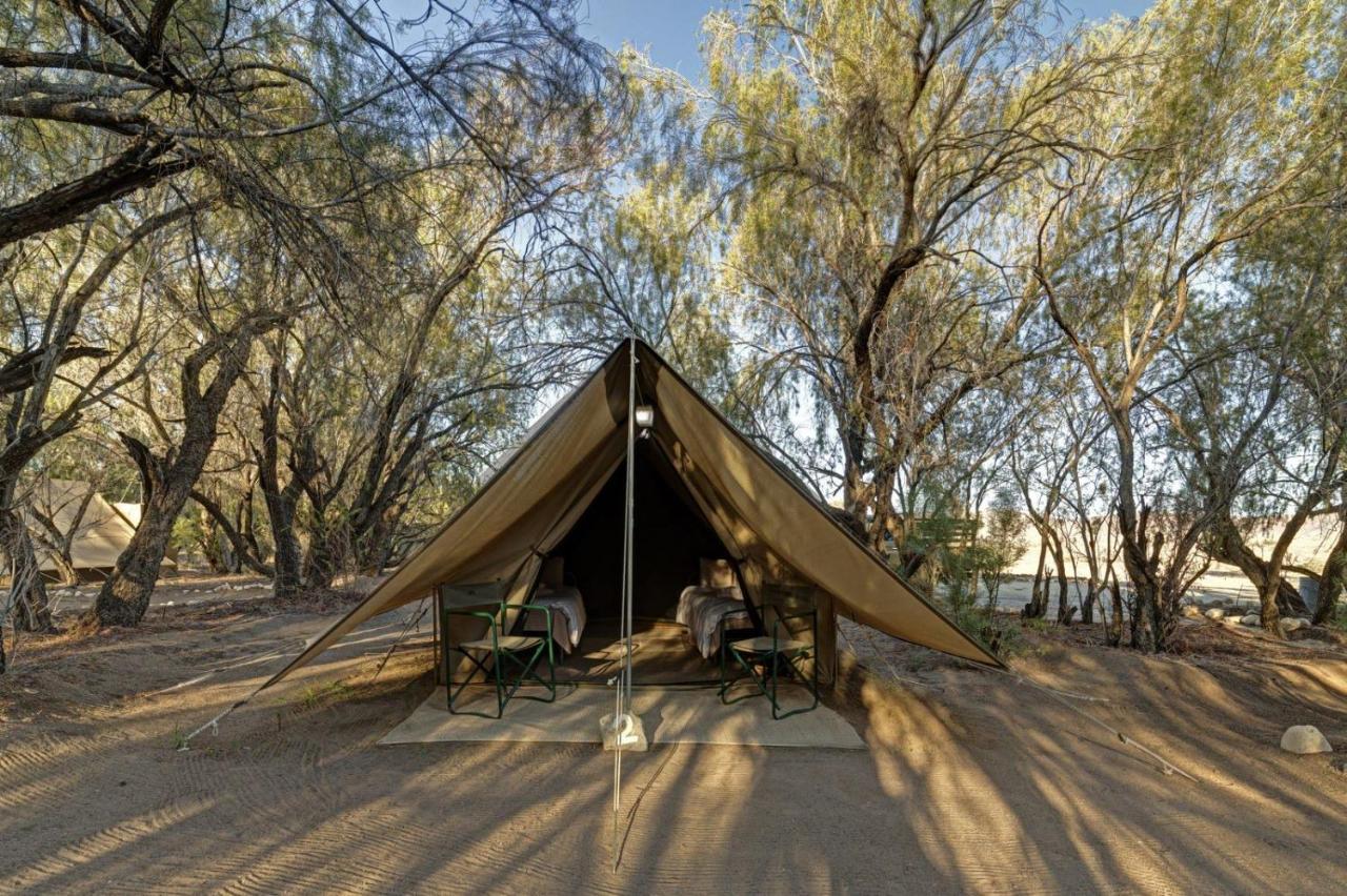 Hotel Neuras Wine And Wildlife Estate à Namib-Naukluft National Park Extérieur photo